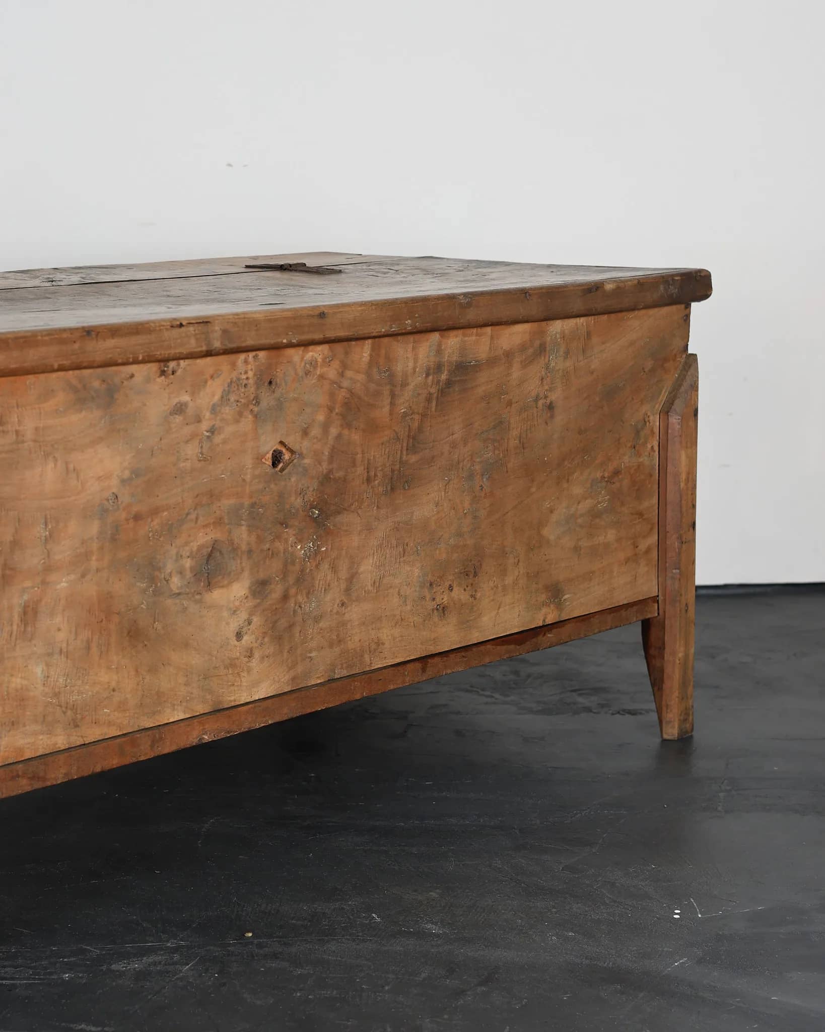 XXL Primitive Portuguese Mountain Coffer/Console