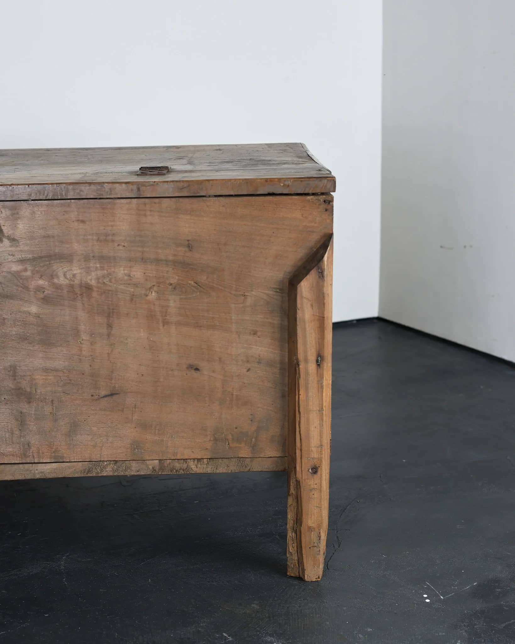 XXL Primitive Portuguese Mountain Coffer/Console