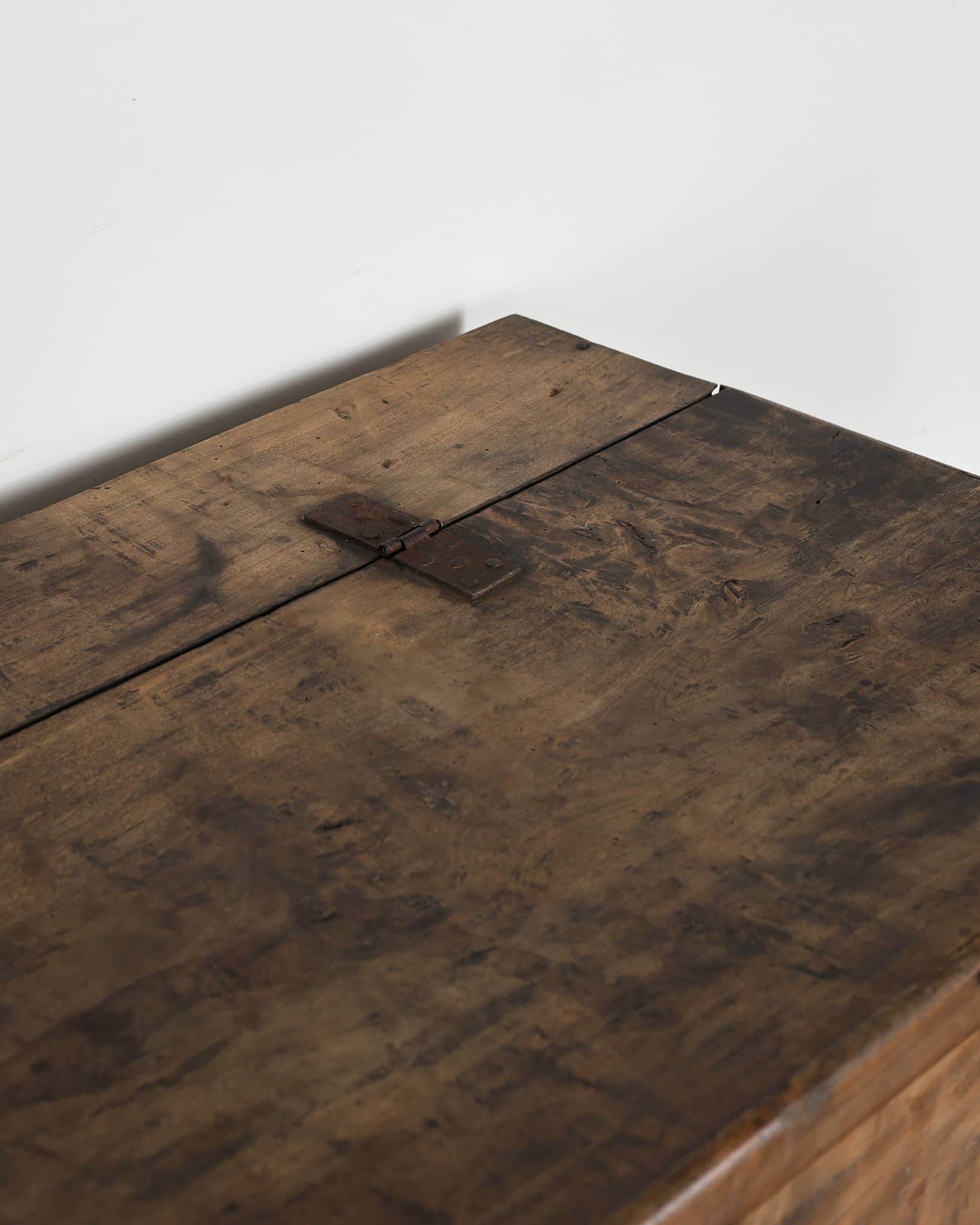 XXL Primitive Portuguese Mountain Coffer/Console