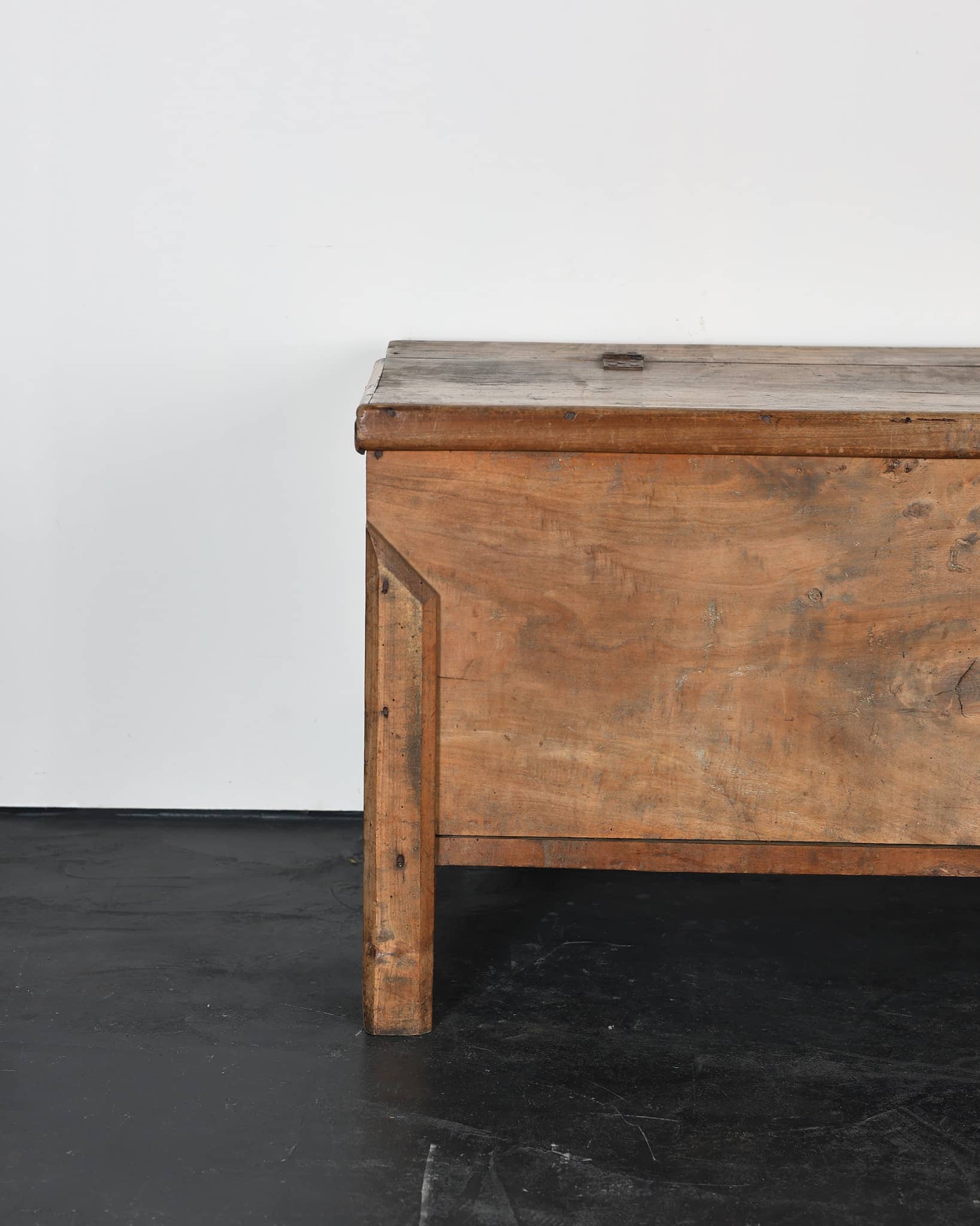 XXL Primitive Portuguese Mountain Coffer/Console