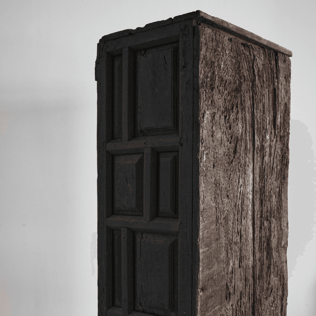 XXL 17th C. Portuguese Mountain Cupboard In Blackened Chestnut