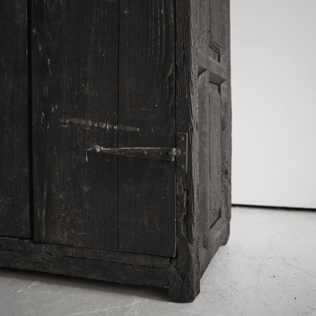 XXL 17th C. Portuguese Mountain Cupboard In Blackened Chestnut