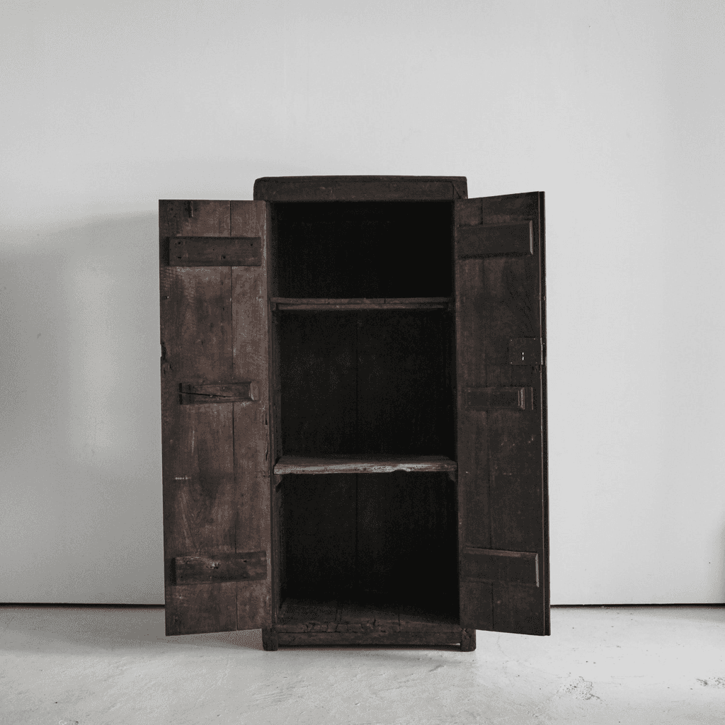 XXL 17th C. Portuguese Mountain Cupboard In Blackened Chestnut