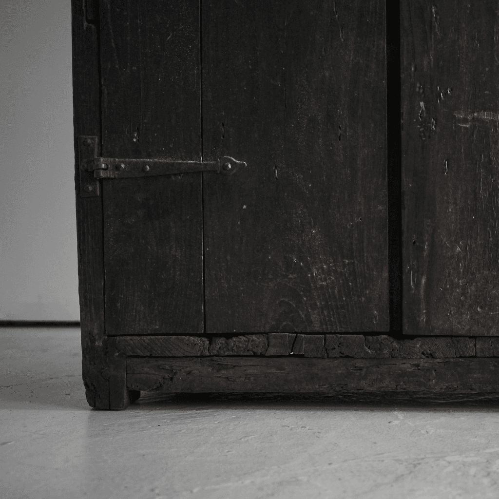 XXL 17th C. Portuguese Mountain Cupboard In Blackened Chestnut