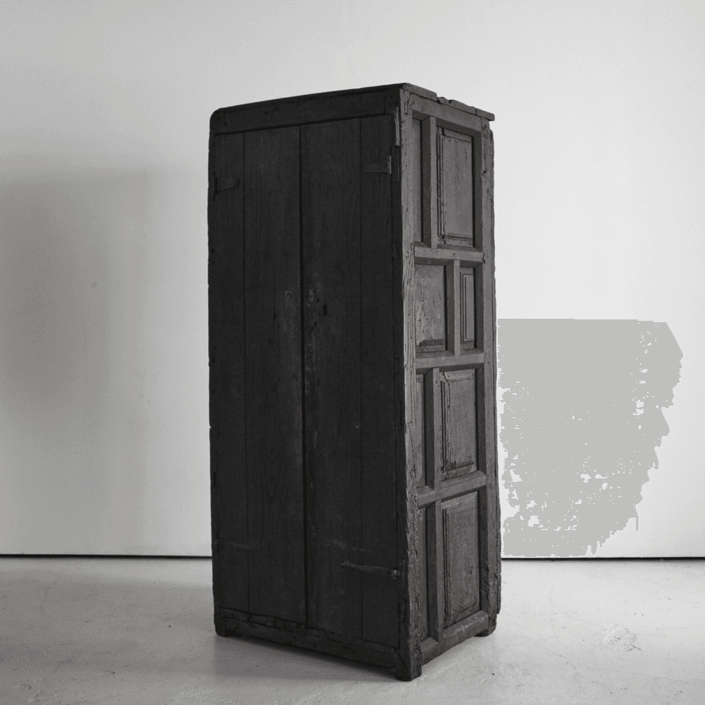 XXL 17th C. Portuguese Mountain Cupboard In Blackened Chestnut
