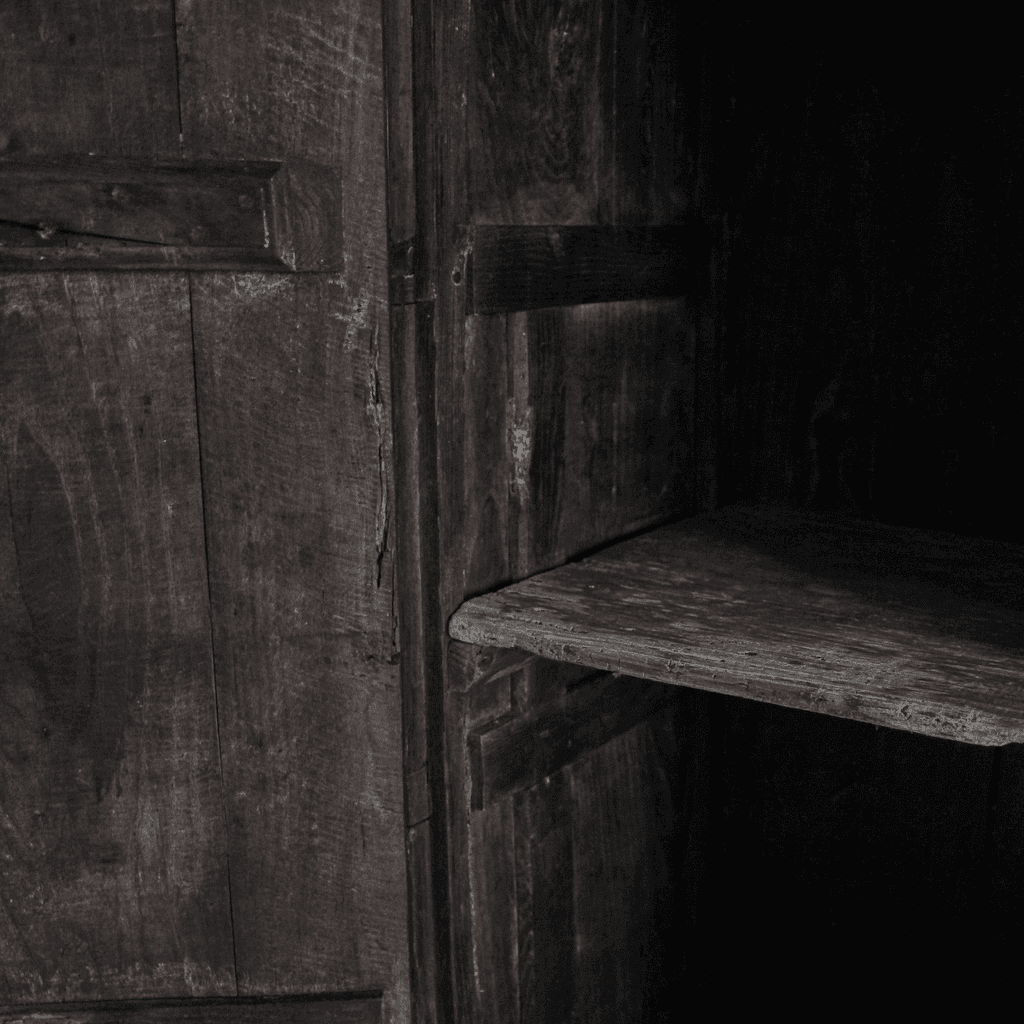XXL 17th C. Portuguese Mountain Cupboard In Blackened Chestnut