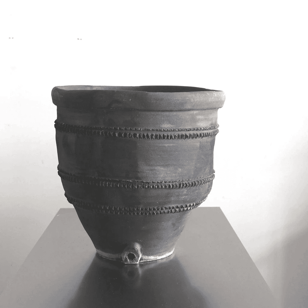 C.1920s Black Catalan Cosi Pot