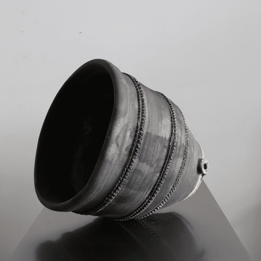C.1920s Black Catalan Cosi Pot