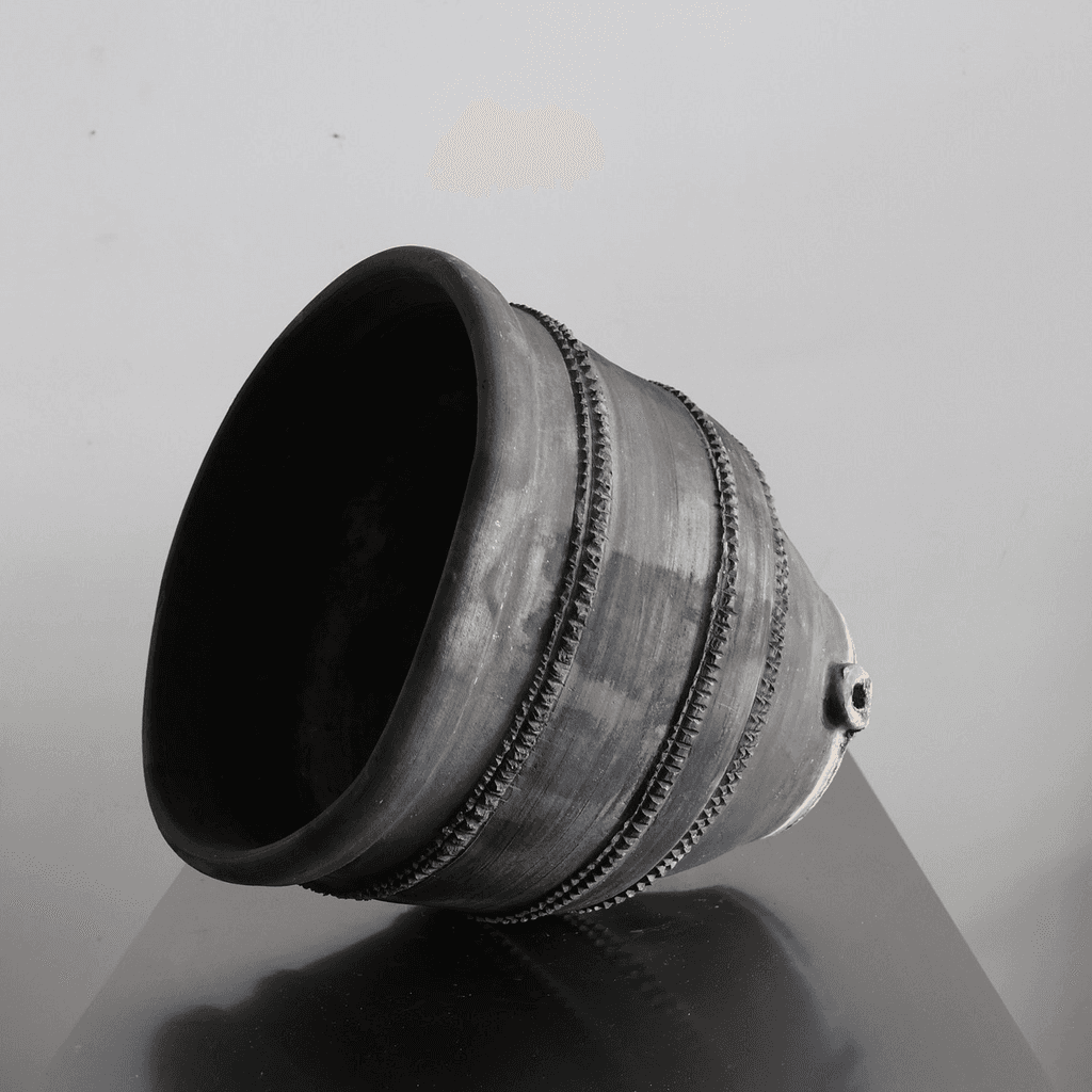 C.1920s Black Catalan Cosi Pot