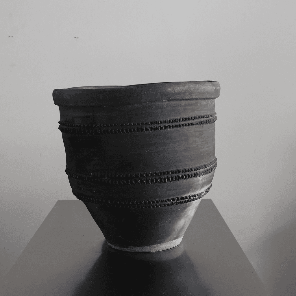 C.1920s Black Catalan Cosi Pot