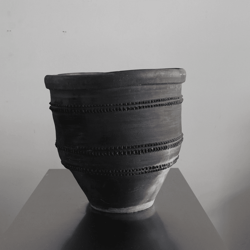 C.1920s Black Catalan Cosi Pot